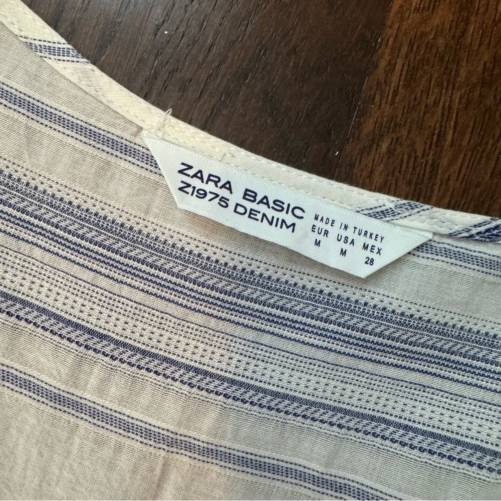 Zara Ruffle Linen Top Size Medium - Picture 3 of 4